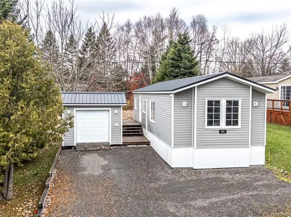 86 Hedgeview Dr, Fredericton, NB E3B 6S3
