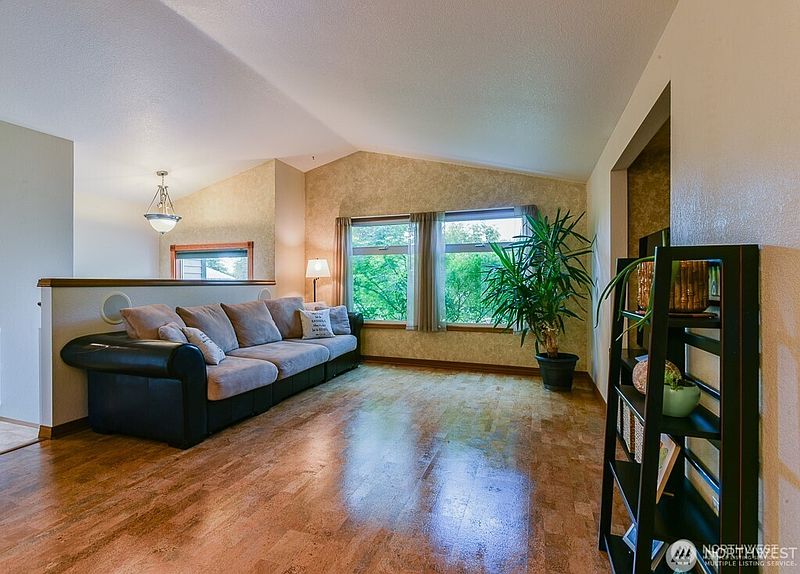 5th image of 10381 Wilkes Court NW