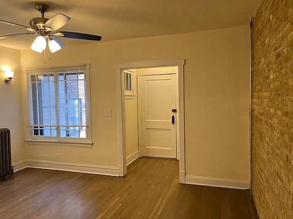 3rd image of 2156 W Berteau Ave #2
