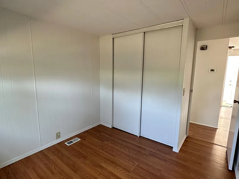 1529 NW Avon Ct — Photo 5