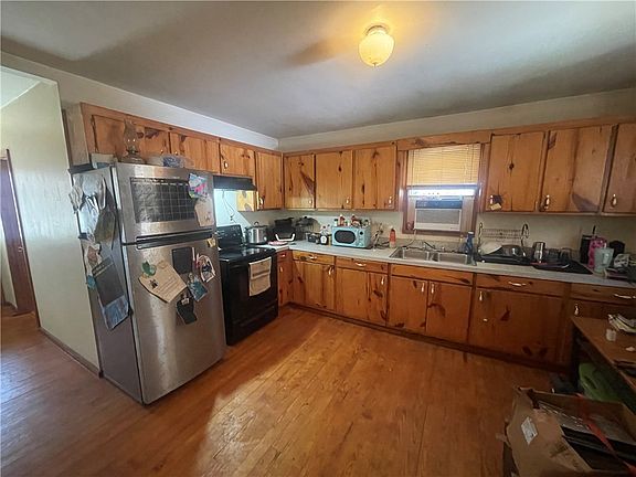 4th image of 205 Elliott Dr