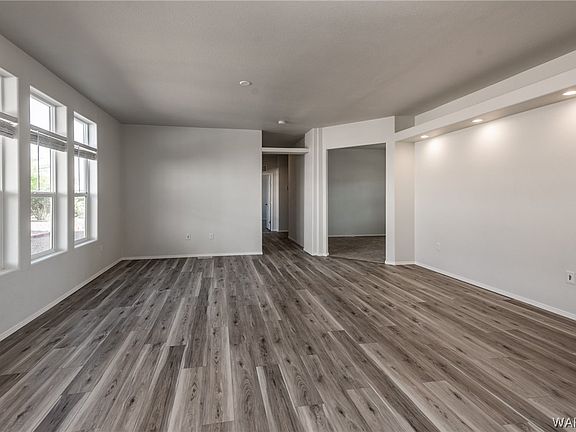 5th image of 2504 Heather Street