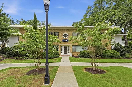 2240 Cheshire Bridge Rd NE #205 Photo 1 2240 Cheshire Bridge Rd NE #205 Photo 1