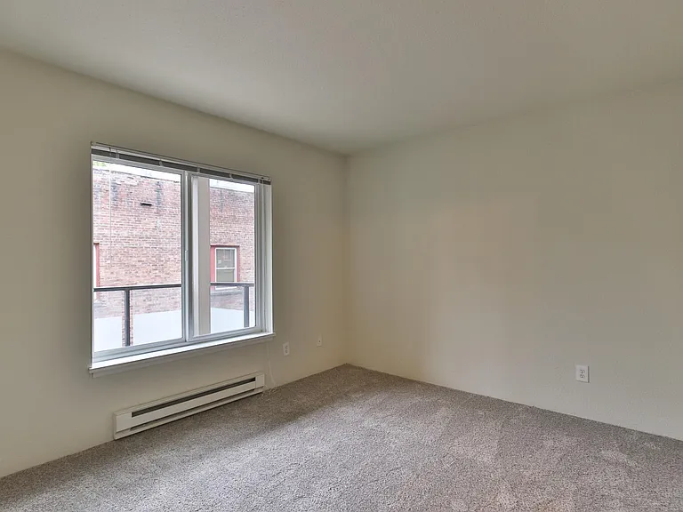 Charbonneau Apartments — Photo 40