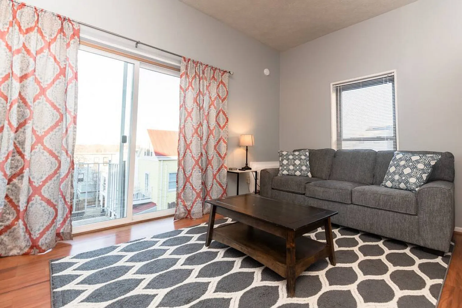 1 bed, 1.0 bath, 914 sqft, $16,175 — Photo 1