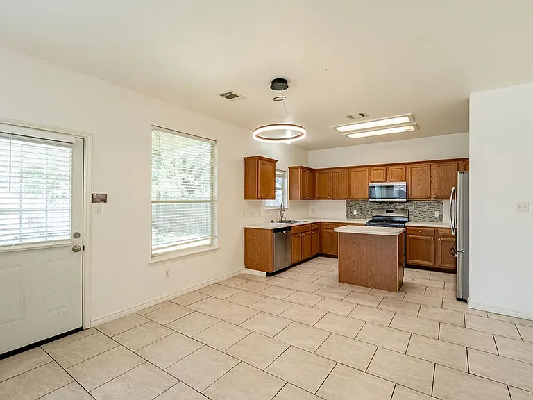 1016 Tom Seaver Pl — Photo 5