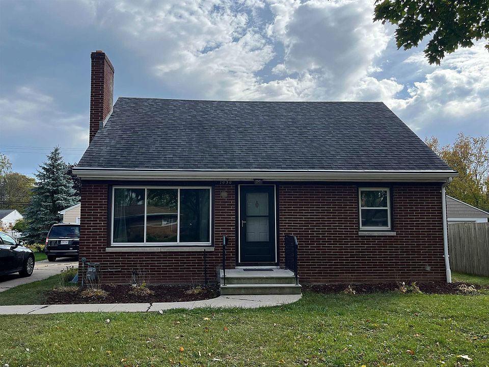 1030 N Locust St, Green Bay, WI 54303 Zillow