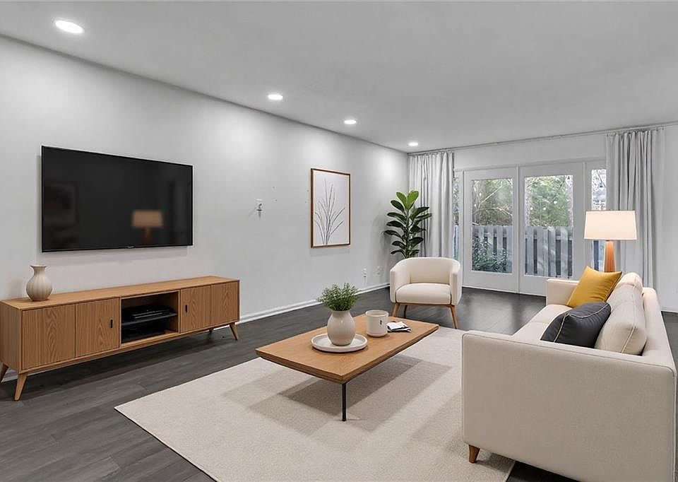 1st image of 3306 Northcrest Rd APT A