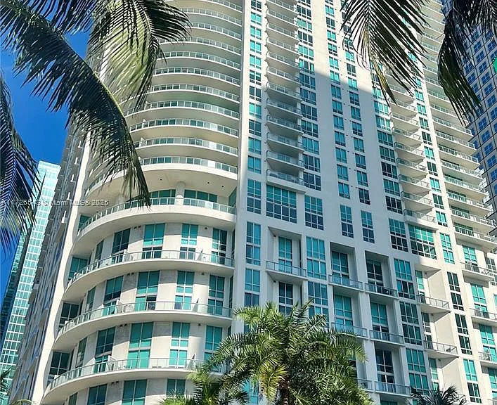 300 S Biscayne Blvd — Photo 8