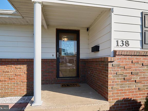 5th image of 138 Brown Ave