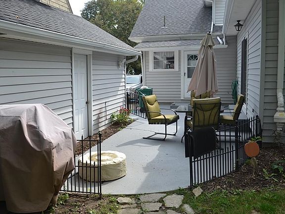 4th image of 568 E Court St