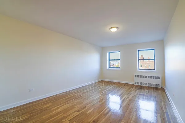 Rented by Hillel Realty Group | media 21