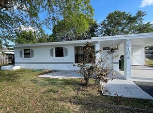 6104 NW 10th St, Pompano Beach, FL 33063