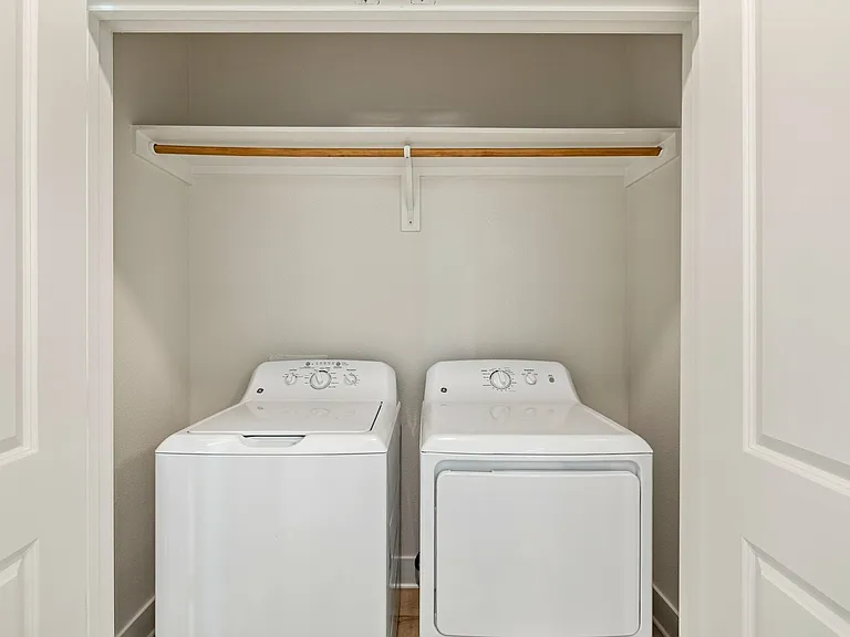 Full Sized Washer/Dryer