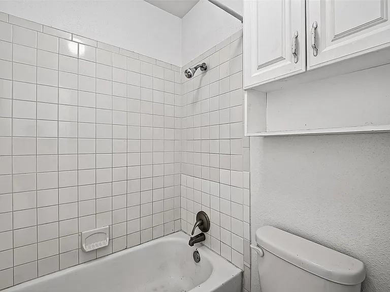 7200 Clarewood Dr #1904 — Photo 19