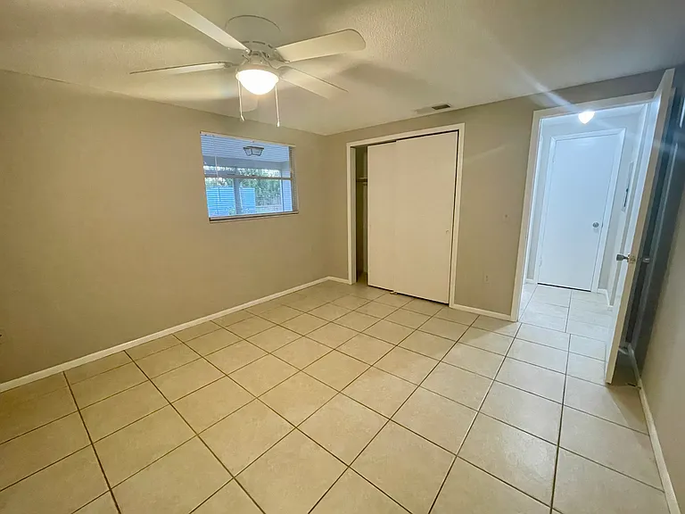 619 Shore Rd — Photo 13
