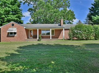 487 N Hubbard Rd, Lowellville, OH 44436