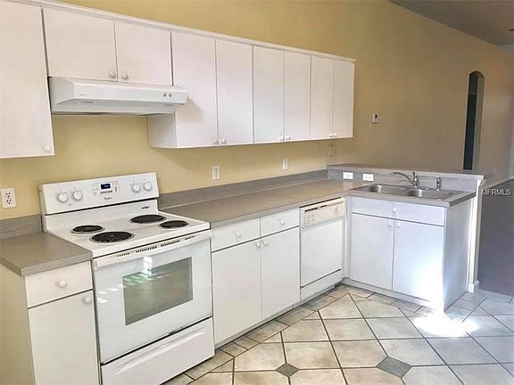 4th image of 976 S Lake Sterling Ct