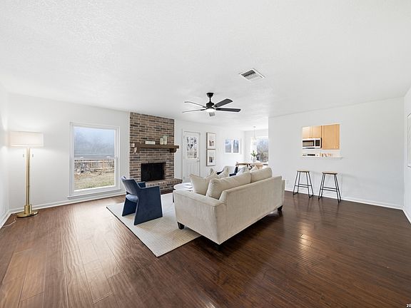 4th image of 10607 Green Vista