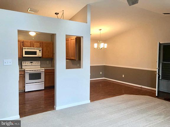 5th image of 123 Brookland Ct APT 7