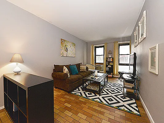 Rented by Cooper & Cooper Real Estate | media 10