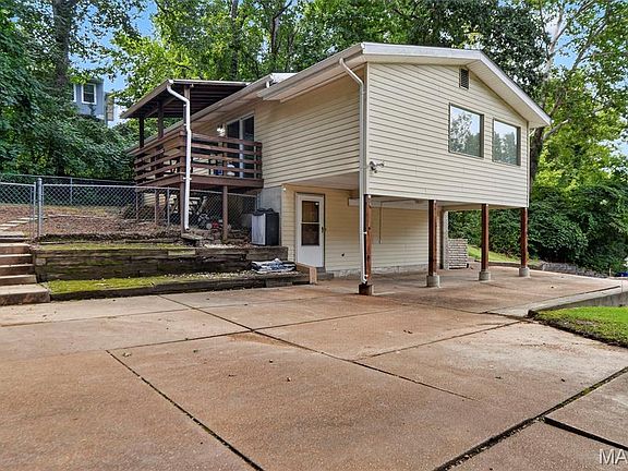 4th image of 204 Appletree Ct