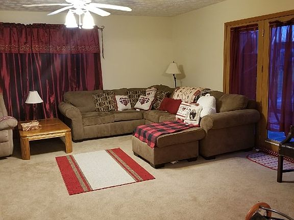 3rd image of 104 Caitlin Dr