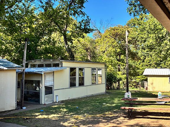 11th image of 512 Crane Ln