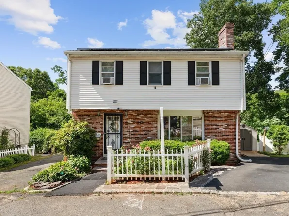 70 Crescent Ln, Malden, MA 02148