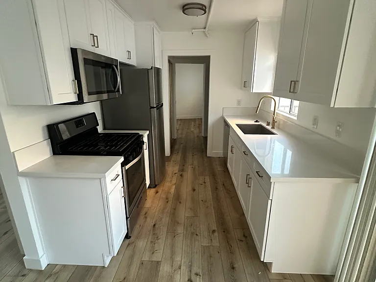 3319 Bagley Ave #2 — Photo 17