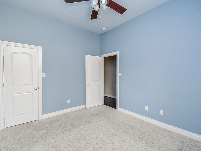 28803 Davenport Dr — Photo 24