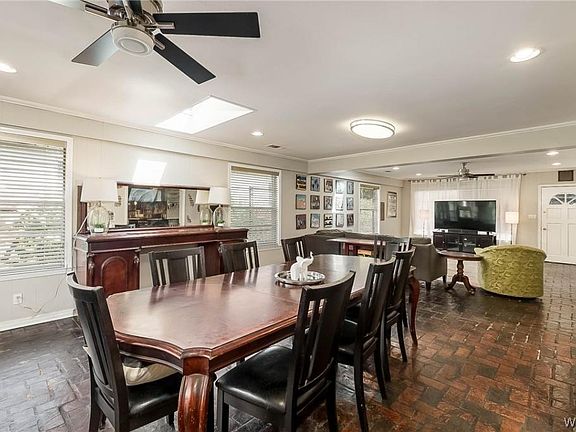 Very large den party room