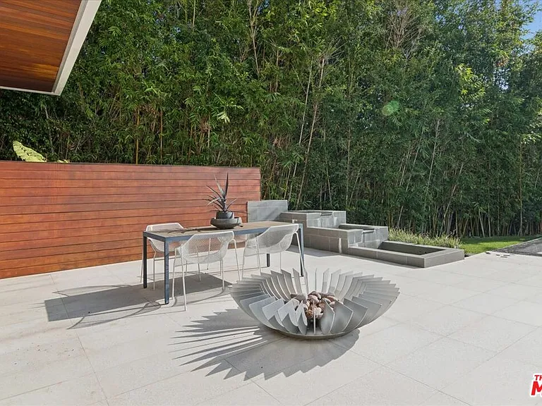 1232 Sunset Plaza Dr — Photo 45