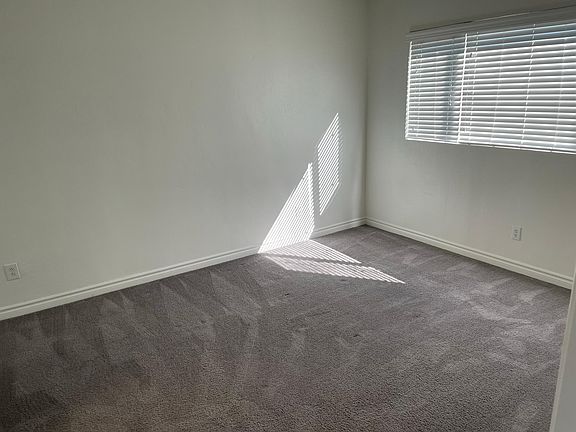5th image of 1030 Robinson Ave Unit 303