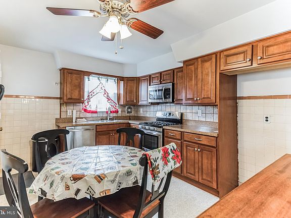 2nd image of 7823 Anita Dr