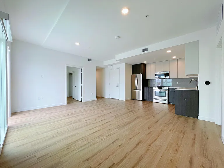 1855 Westwood Blvd — Photo 43