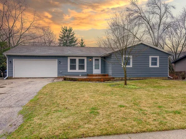 150 Dale Dr, Oregon, WI 53575