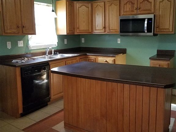 5th image of 1105 Middle Dr