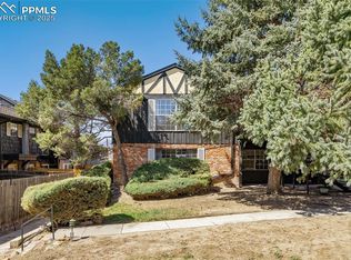 2902 Airport Rd APT 141, Colorado Springs, CO 80910