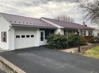 365 Holiday Ln, Lewistown, PA 17044