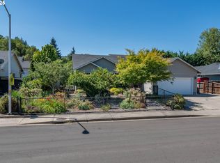 2409 SE Chinaberry Ave, Roseburg, OR