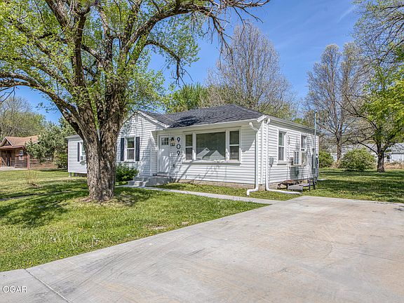 3rd image of 909 Turner Rd