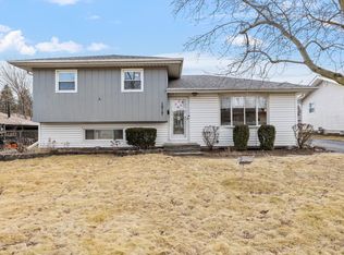 1017 Cherokee Pl, Lemont, IL 60439