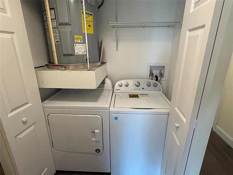 514 Longfellow Ct #C — Photo 18