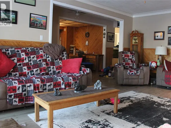 3205 Whitmore Ave, Regina, SK S4S 1C1