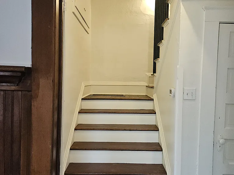 1217 Commercial St — Photo 11