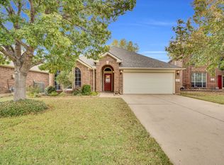 10620 Donnis Dr, Fort Worth, TX 76244