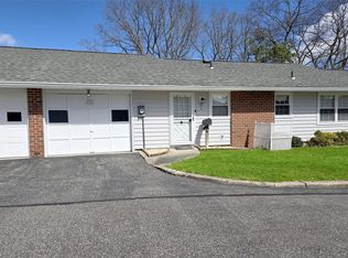 27 Trent Ct UNIT C, Ridge, NY 11961