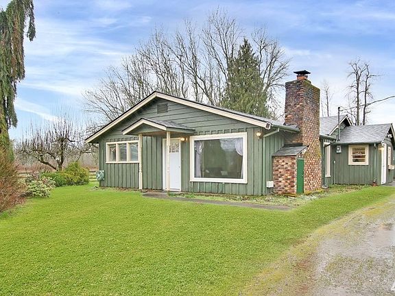 ~Charming & Private Farmhouse Rambler in the Heart of Enumclaw~