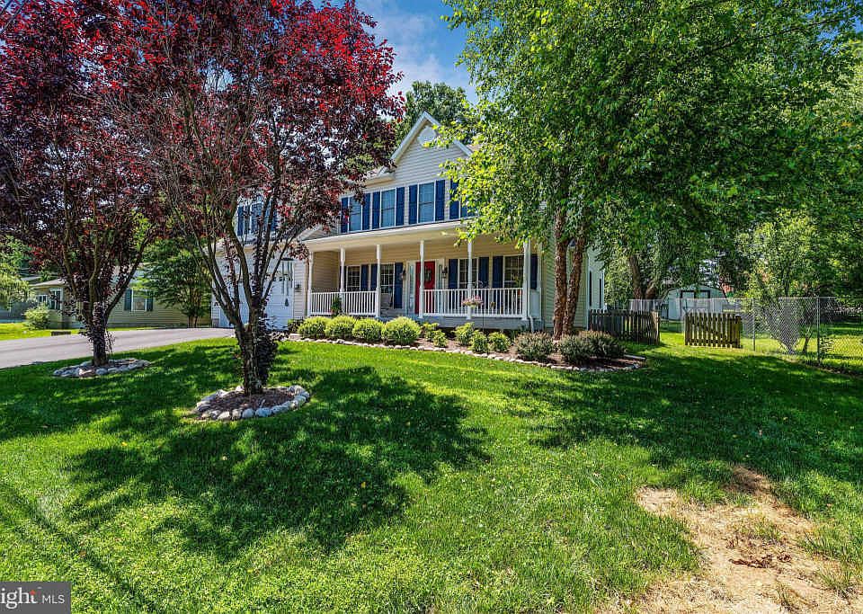 1st image of 963 School Ln